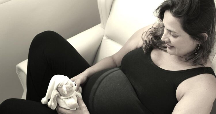 pregnant chiropractic adjustment